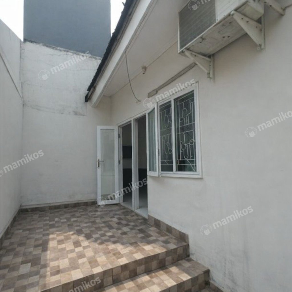 Rumah Sertifikat SHM 3 Kamar Tidur 2 Kamar Mandi Kota Wisata Jakarta Timur - Photo 2