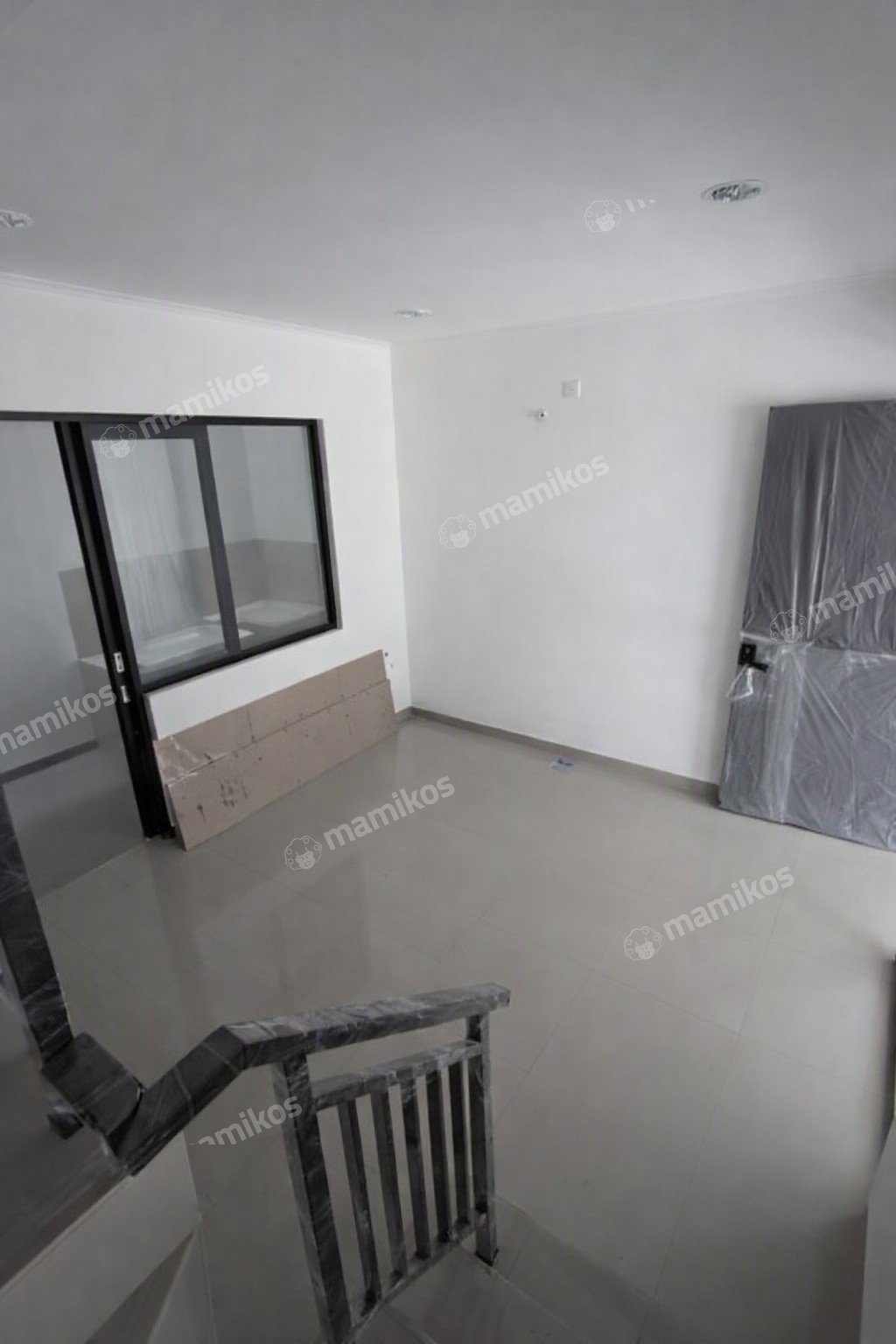Rumah Sertifikat SHM 3 Kamar Tidur 3 Kamar Mandi Pantai Indah Kapuk 2 Jakarta Utara - Photo 3