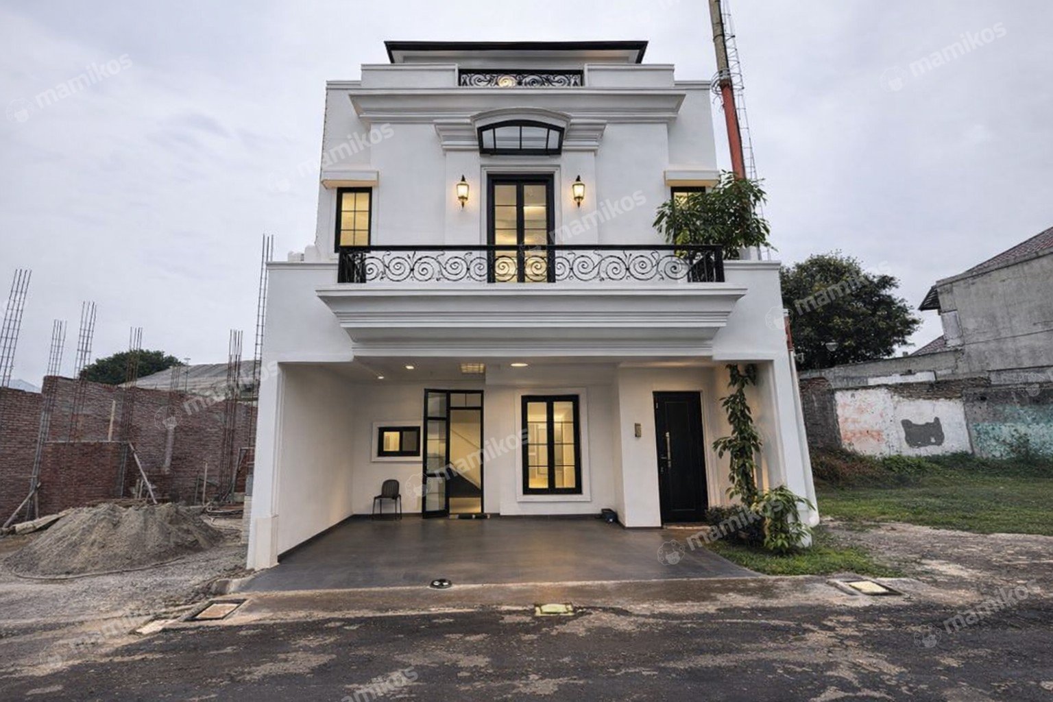 Rumah Sertifikat SHM 5 Kamar Tidur 3 Kamar Mandi Pasar Rebo Jakarta Timur