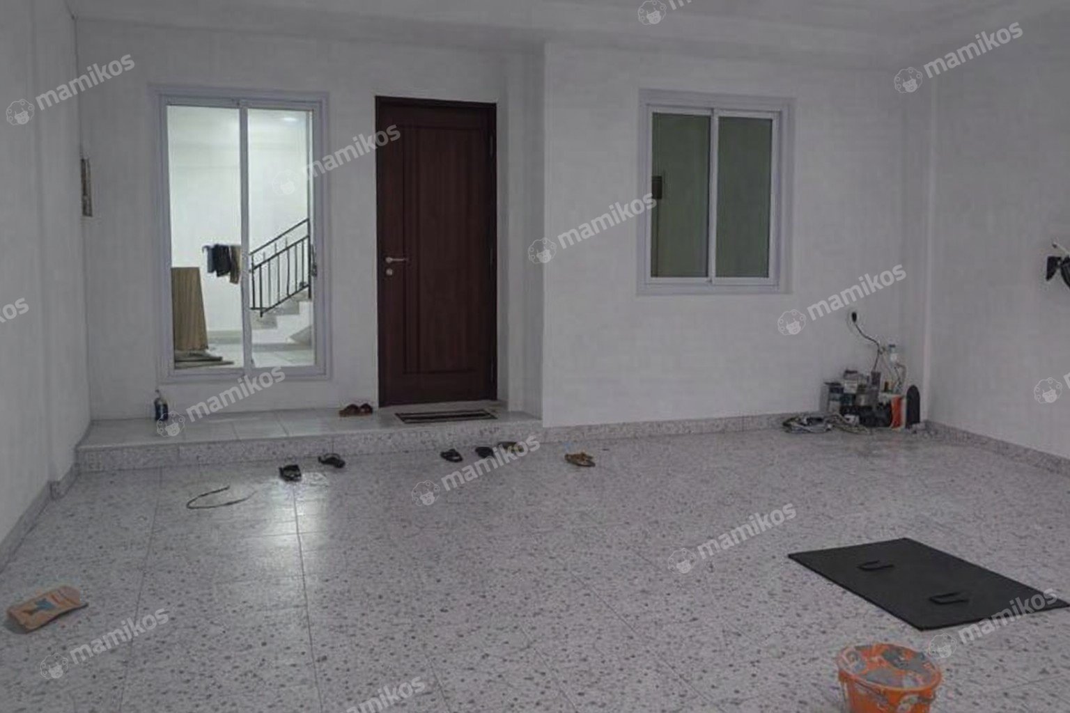 Rumah Sertifikat SHM 3 Kamar Tidur 3 Kamar Mandi Taman Palem Jakarta Barat