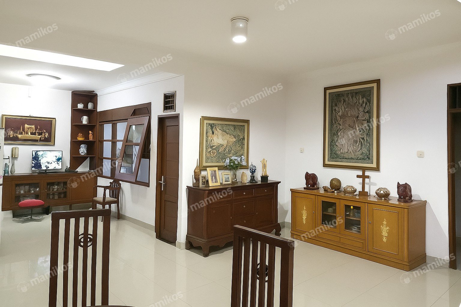 Rumah 5 Kamar Tidur 4 Kamar Mandi 2 Lantai Semanan Jakarta Barat