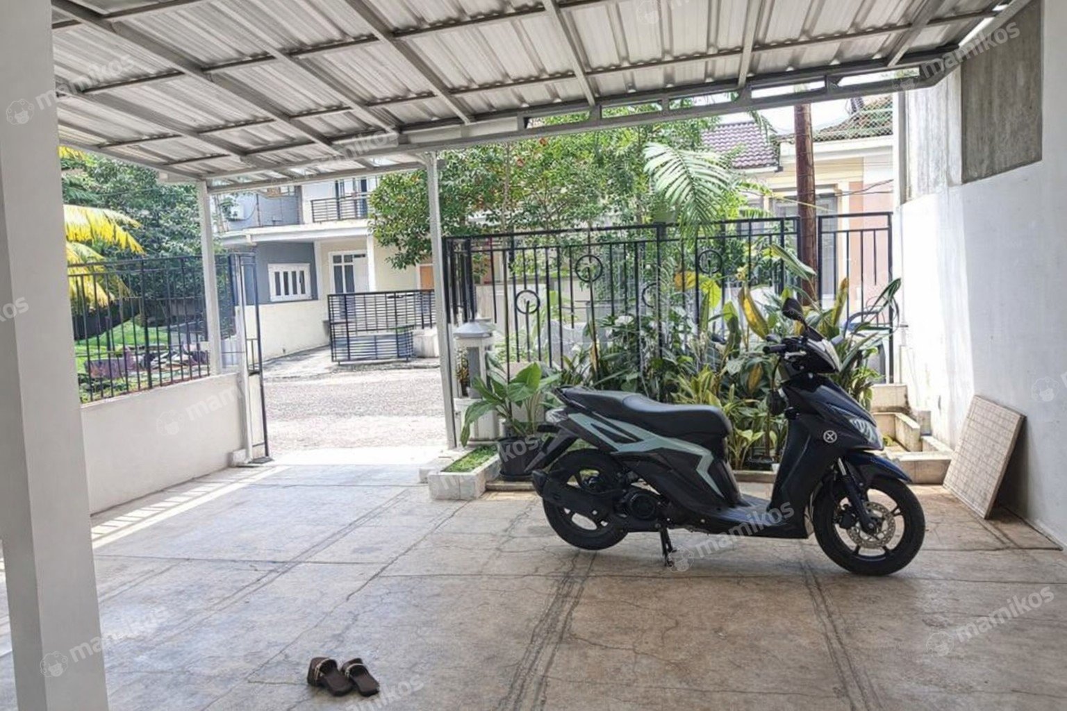 Rumah Sertifikat SHM 4 Kamar Tidur 3 Kamar Mandi Citra Grand Jakarta Timur