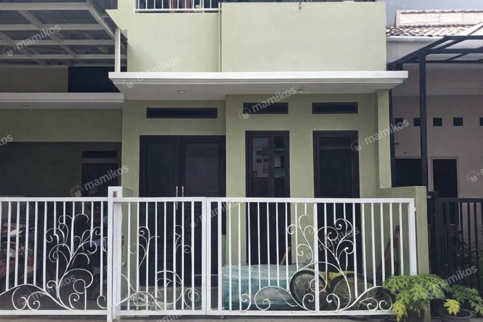 Rumah Sertifikat SHM 3 Kamar Tidur 3 Kamar Mandi Joglo Jakarta Barat