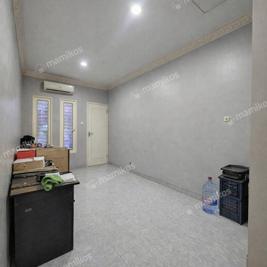 Rumah Sertifikat SHM 3 Kamar Tidur 2 Kamar Mandi Kav DKI Jakarta Barat - Photo 5