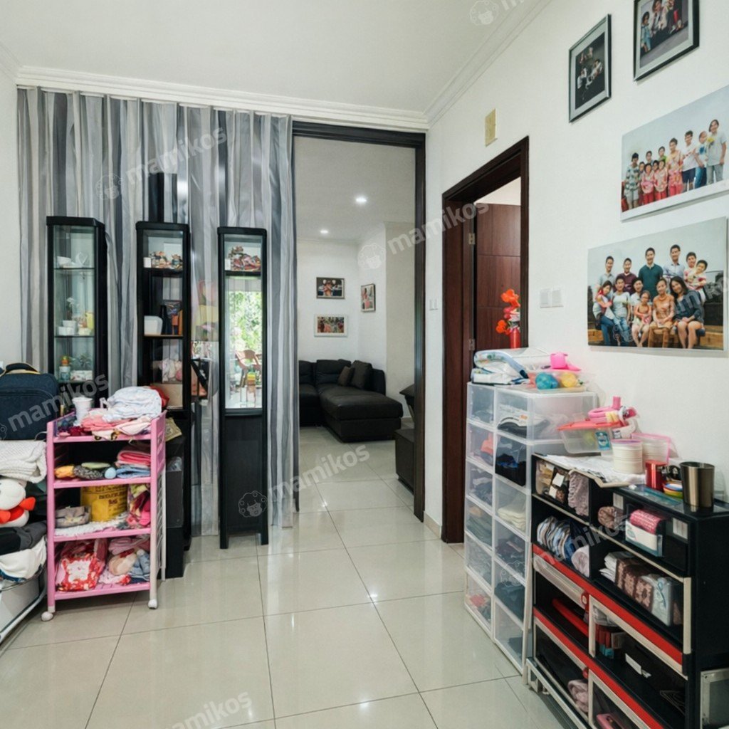Rumah Sertifikat SHM 4 Kamar Tidur 3 Kamar Mandi Green Lake City Jakarta Barat - Photo 2