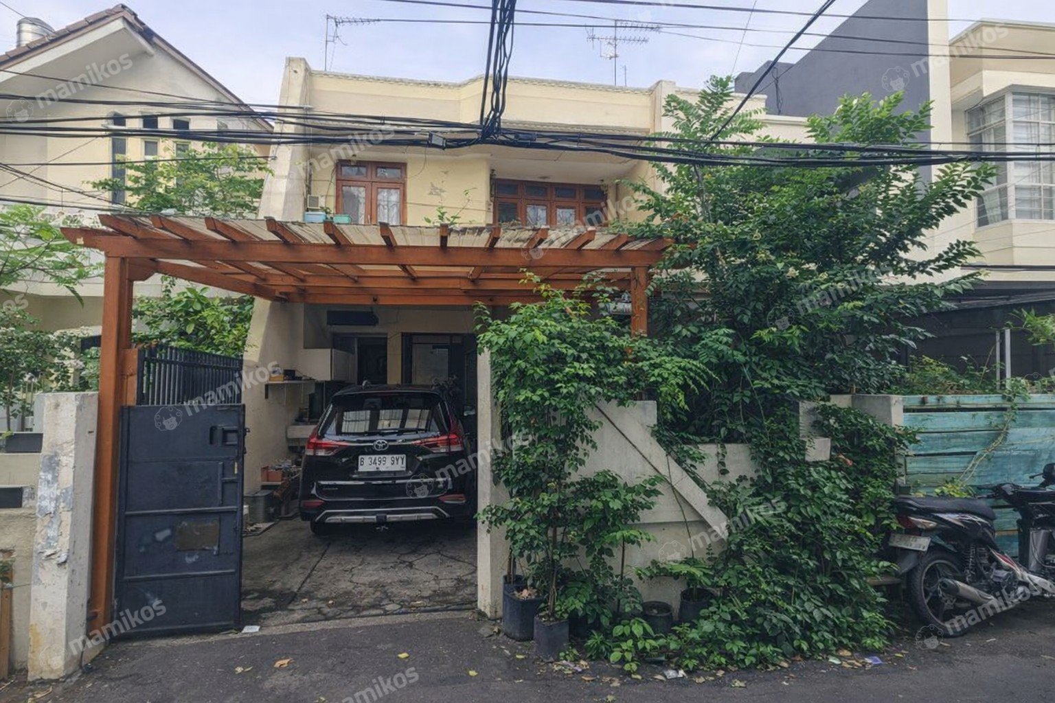 Rumah Sertifikat SHM 4 Kamar Tidur 3 Kamar Mandi Sunrise Garden Jakarta Barat
