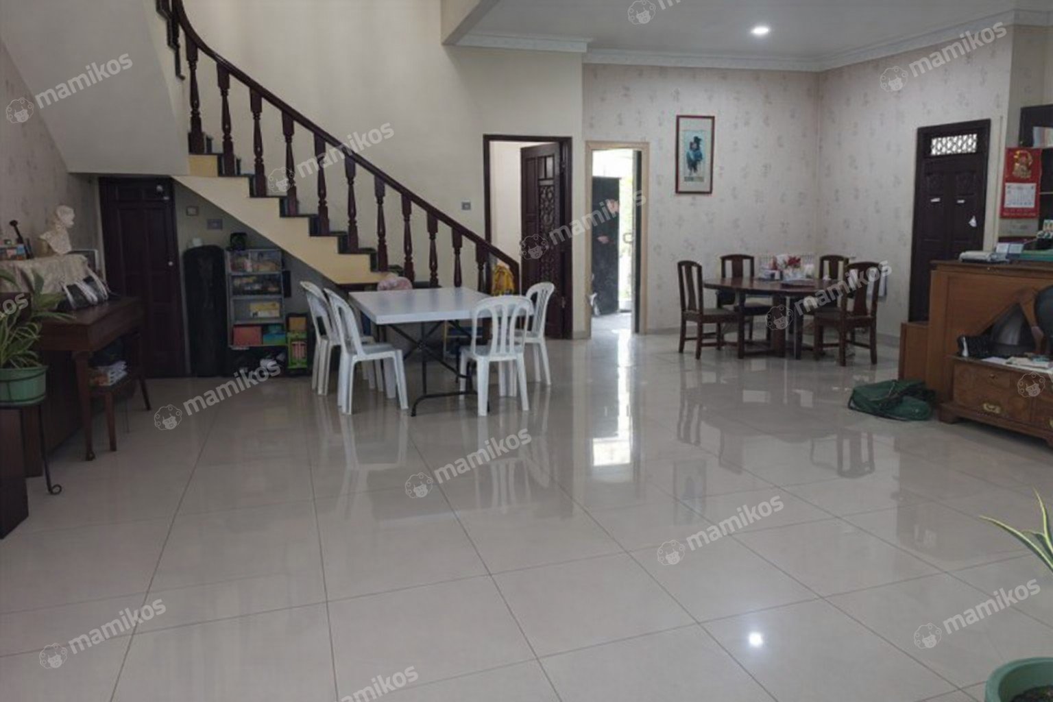 Rumah Sertifikat SHM 4 Kamar Tidur 3 Kamar Mandi Kembangan Jakarta Barat