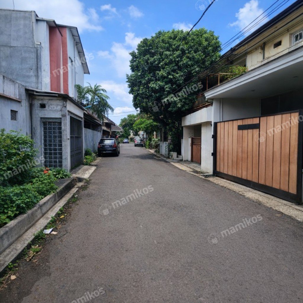 Rumah Sertifikat SHM 3 Kamar Tidur 3 Kamar Mandi Cilandak Jakarta Selatan - Photo 2