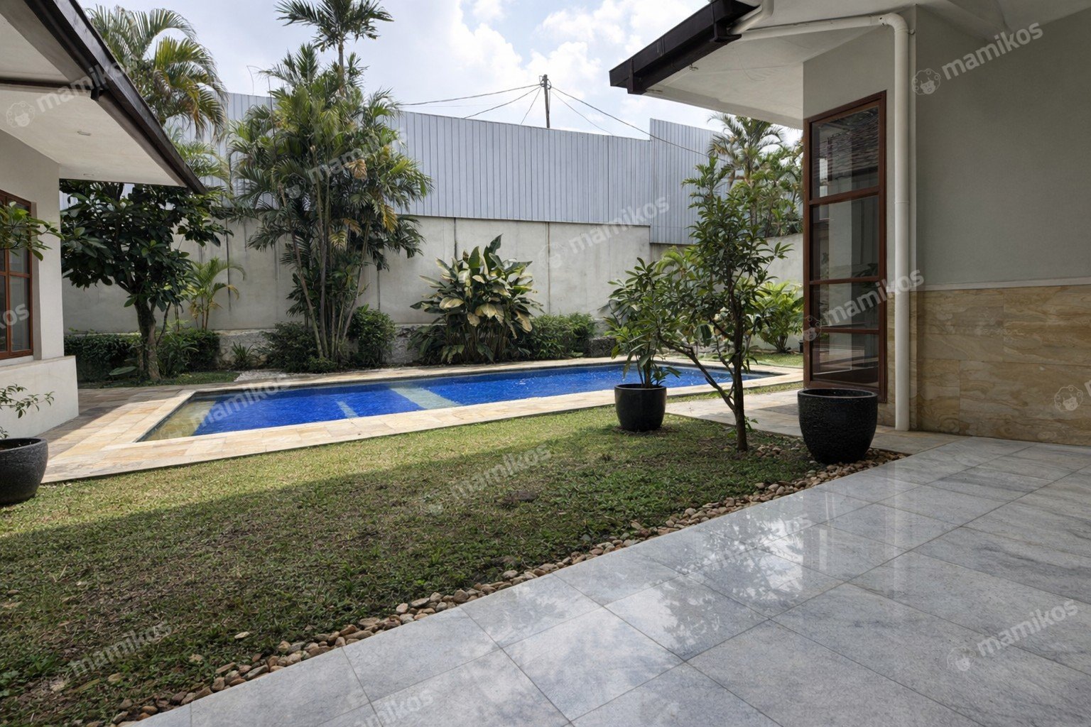 Rumah Sertifikat SHM 5 Kamar Tidur 5 Kamar Mandi Cipete Jakarta Selatan