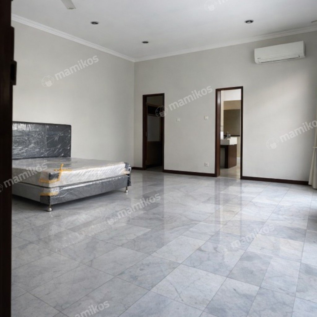 Rumah Sertifikat SHM 5 Kamar Tidur 5 Kamar Mandi Cipete Jakarta Selatan - Photo 5