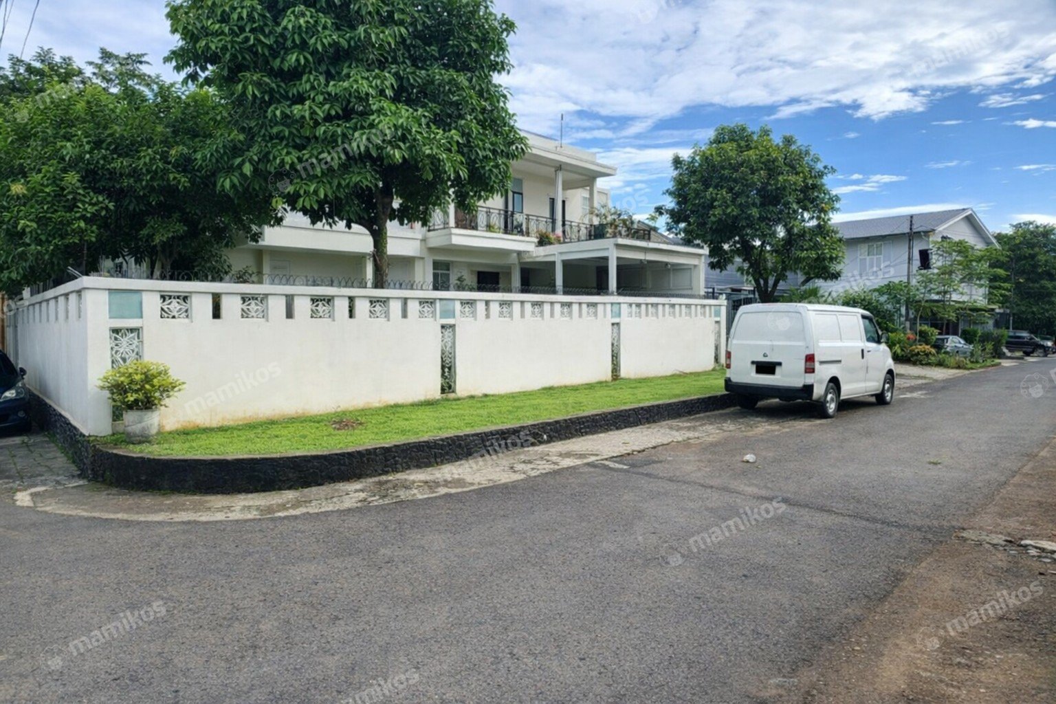 Rumah Sertifikat SHM 6 Kamar Tidur 3 Kamar Mandi Veteran Jakarta Selatan