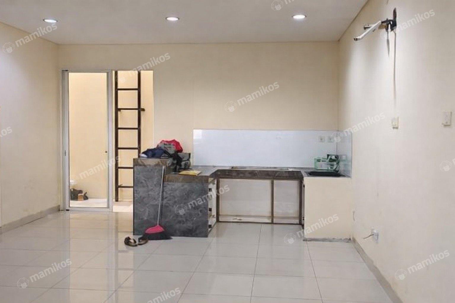 Rumah Sertifikat SHM 2 Kamar Tidur 2 Kamar Mandi Pantai Indah Kapuk Jakarta Utara