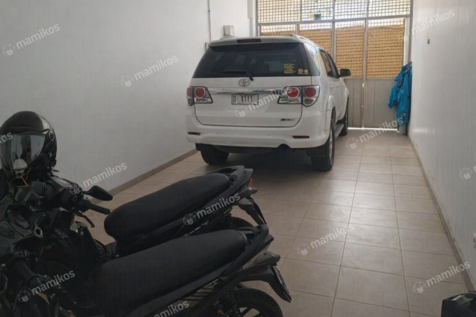 Rumah Sertifikat SHM 4 Kamar Tidur 4 Kamar Mandi Tamansari Jakarta Barat