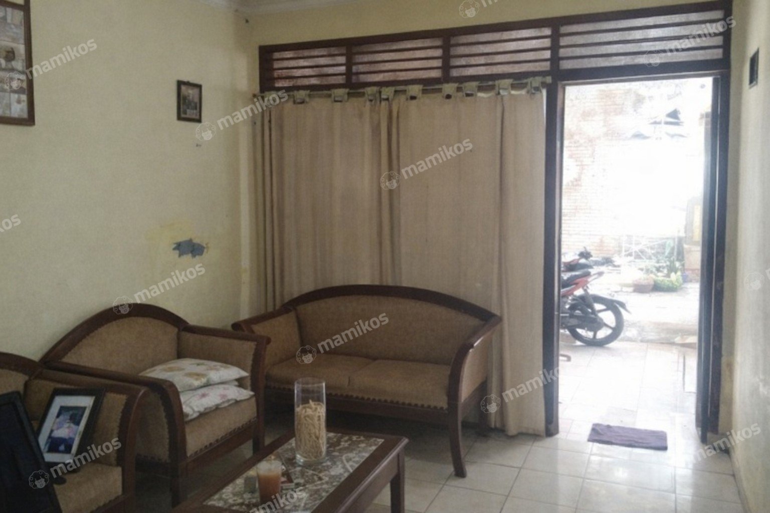Rumah Sertifikat SHM 7 Kamar Tidur 3 Kamar Mandi Kuningan Jakarta Selatan