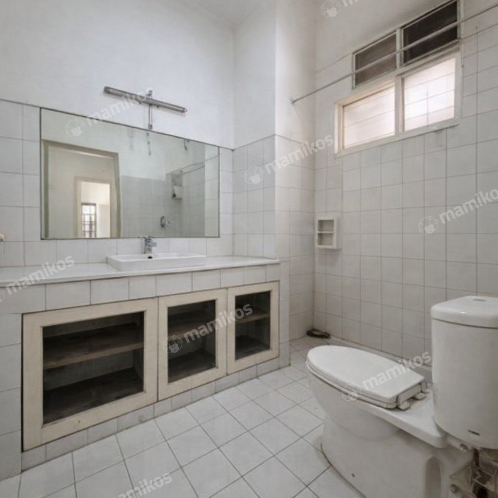 Rumah Sertifikat SHM 3 Kamar Tidur 3 Kamar Mandi Pondok Indah Jakarta Selatan - Photo 5