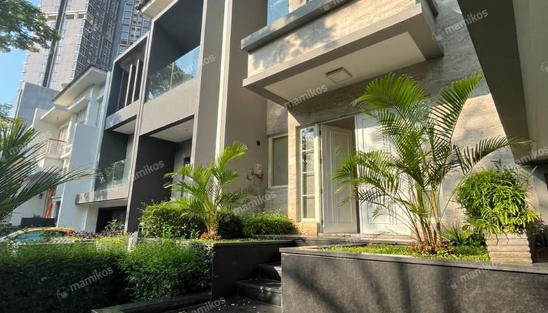 Rumah 4KT 4KM Pantai Indah Kapuk Jakarta Utara