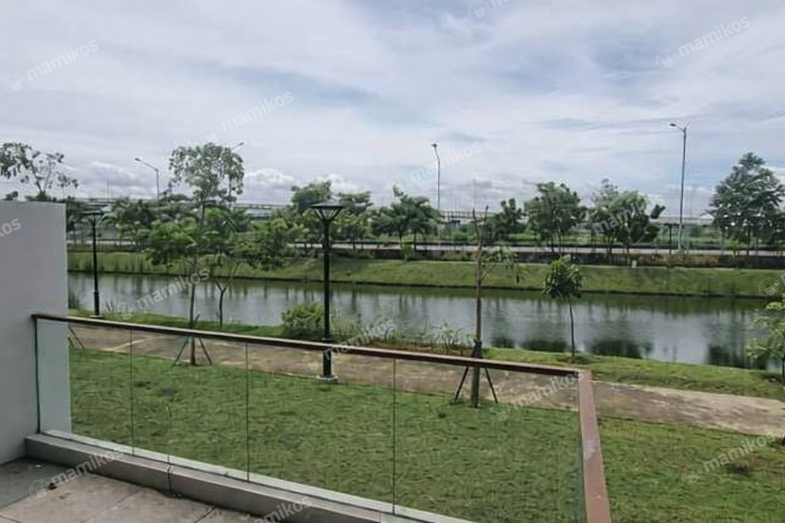 Rumah Sertifikat HGB 4 Kamar Tidur 4 Kamar Mandi Pantai Indah Kapuk 2 Jakarta Utara