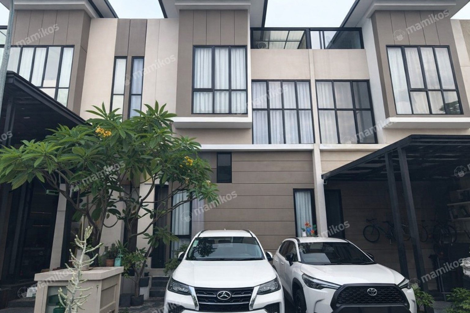 Rumah Sertifikat SHM 4 Kamar Tidur 4 Kamar Mandi Jakarta Garden City Jakarta Timur