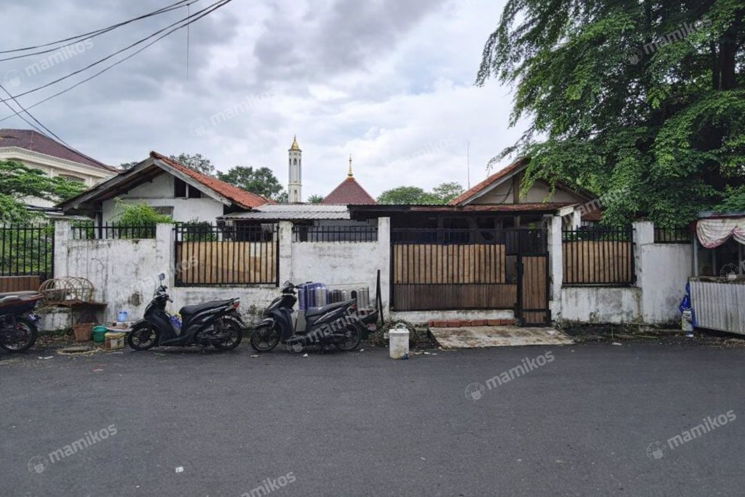 Rumah Sertifikat SHM 11 Kamar Tidur 4 Kamar Mandi Kemanggisan Jakarta Barat