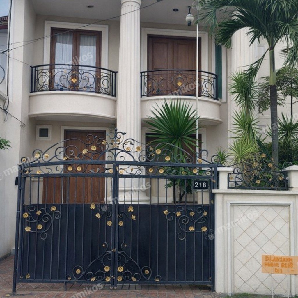 Rumah Sertifikat SHM 4 Kamar Tidur 4 Kamar Mandi Sunrise Garden Jakarta Barat