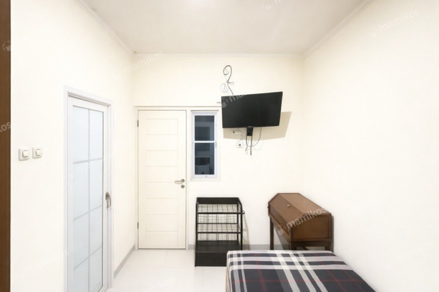 Rumah Sertifikat SHM 27 Kamar Tidur 27 Kamar Mandi Palmerah Jakarta Barat