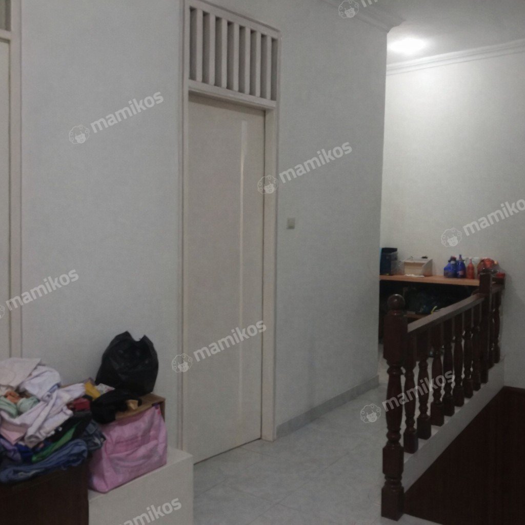 Rumah Sertifikat SHM 7 Kamar Tidur 3 Kamar Mandi Mampang Prapatan Jakarta Selatan - Photo 3