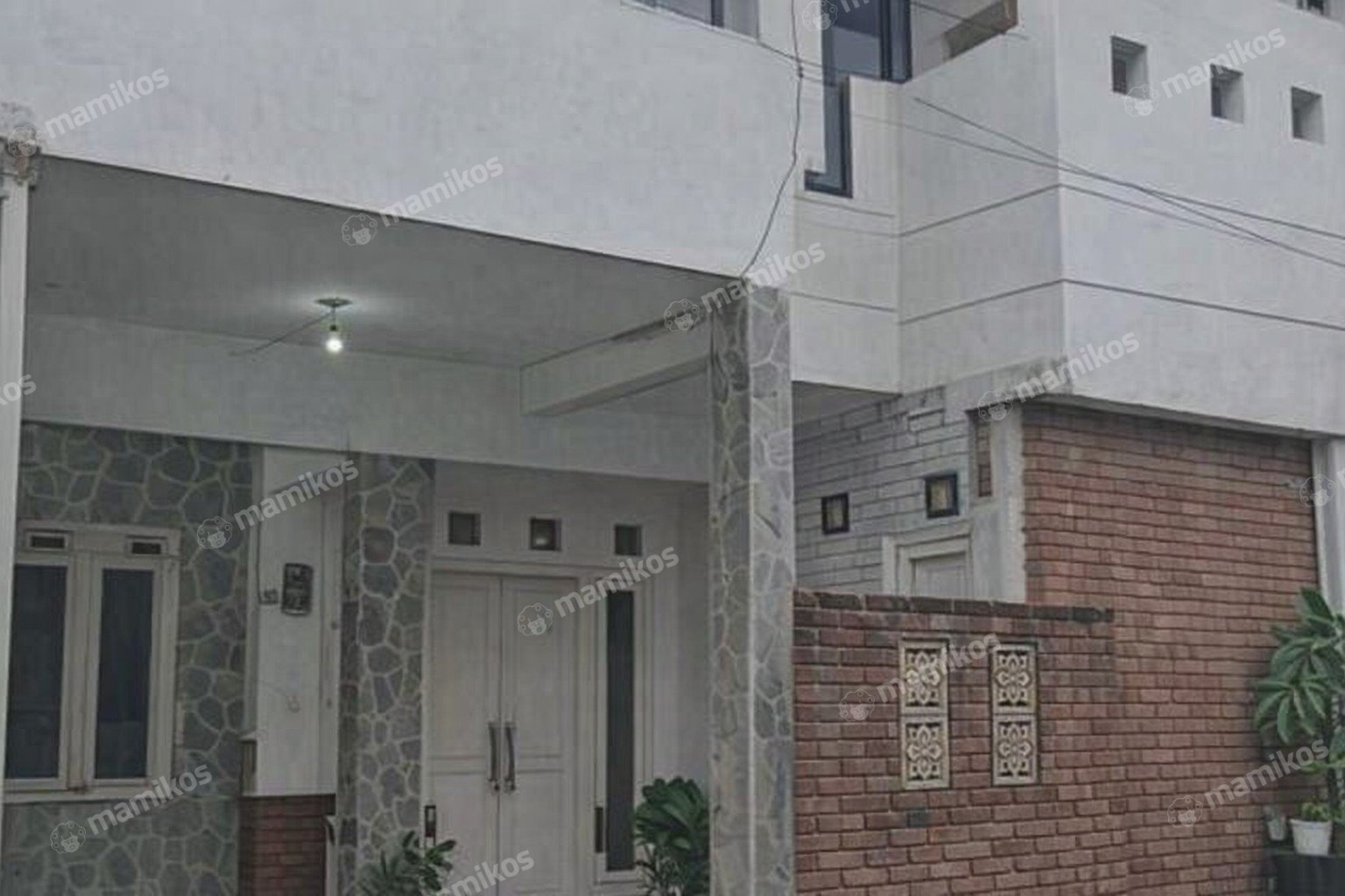 Rumah Sertifikat SHM 3 Kamar Tidur 2 Kamar Mandi Cirendeu Jakarta Selatan