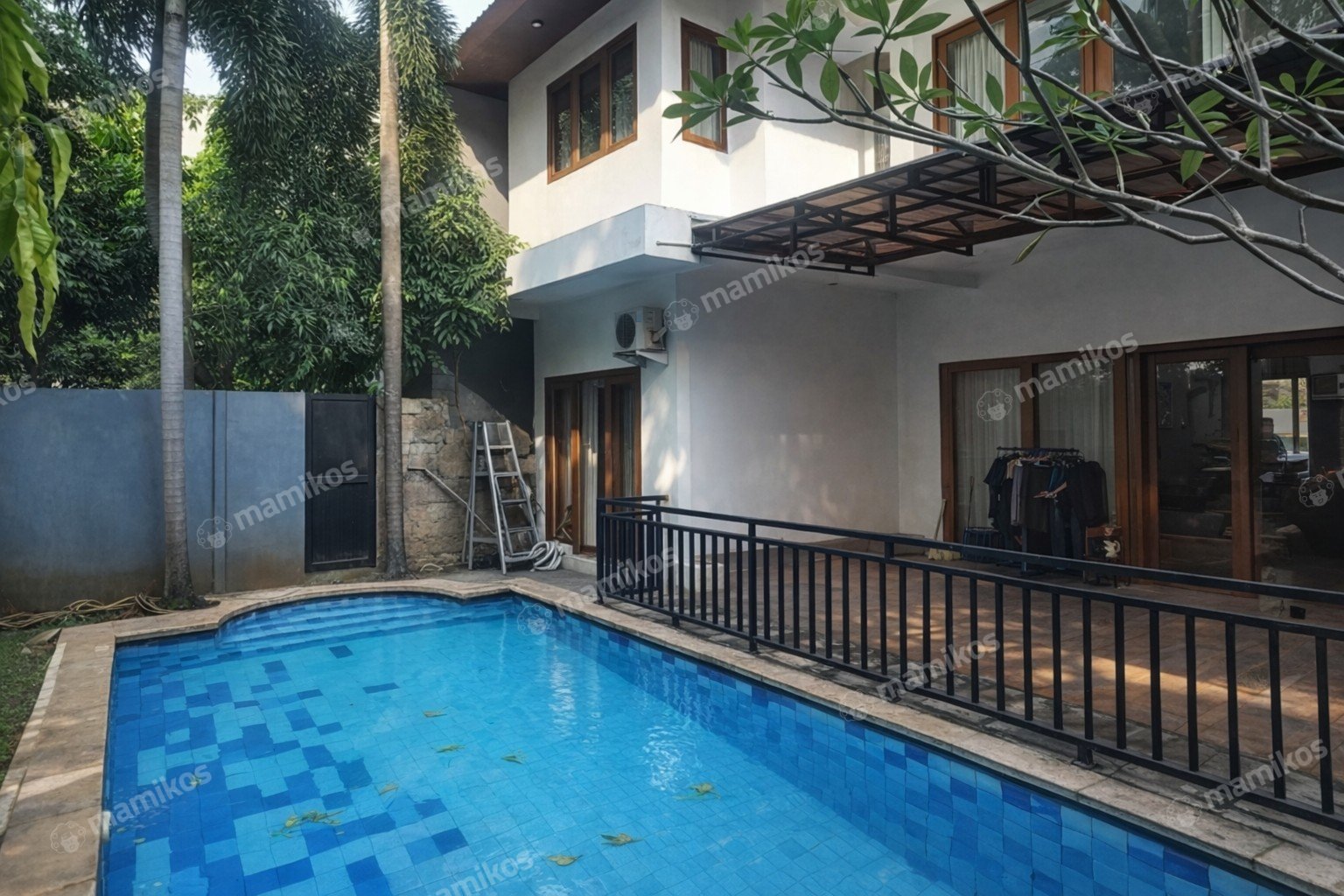 Rumah Sertifikat SHM 4 Kamar Tidur 4 Kamar Mandi Lebak Bulus Jakarta Selatan