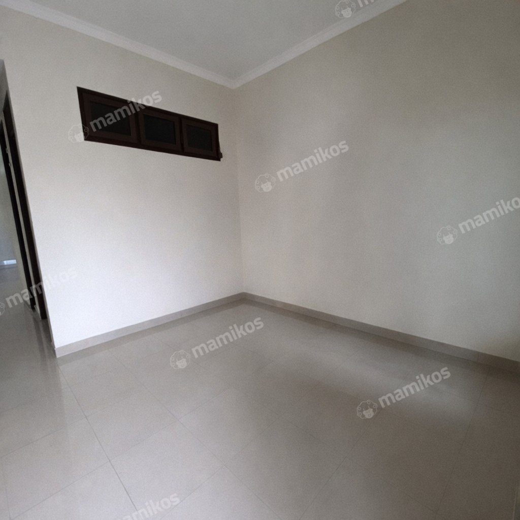 Rumah Sertifikat SHM 4 Kamar Tidur 3 Kamar Mandi Sunrise Garden Jakarta Barat - Photo 2
