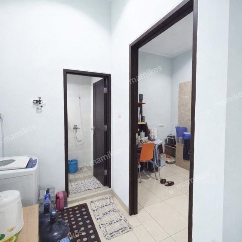 Rumah Sertifikat SHM 3 Kamar Tidur 3 Kamar Mandi Kebon Jeruk Jakarta Barat - Photo 5