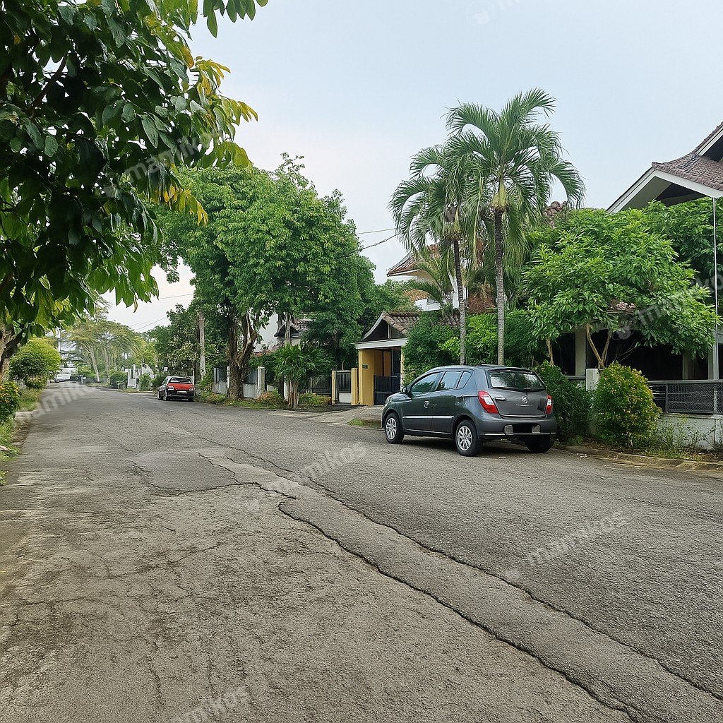 Rumah Sertifikat SHM 4 Kamar Tidur 4 Kamar Mandi Lebak Bulus Jakarta Selatan - Photo 2