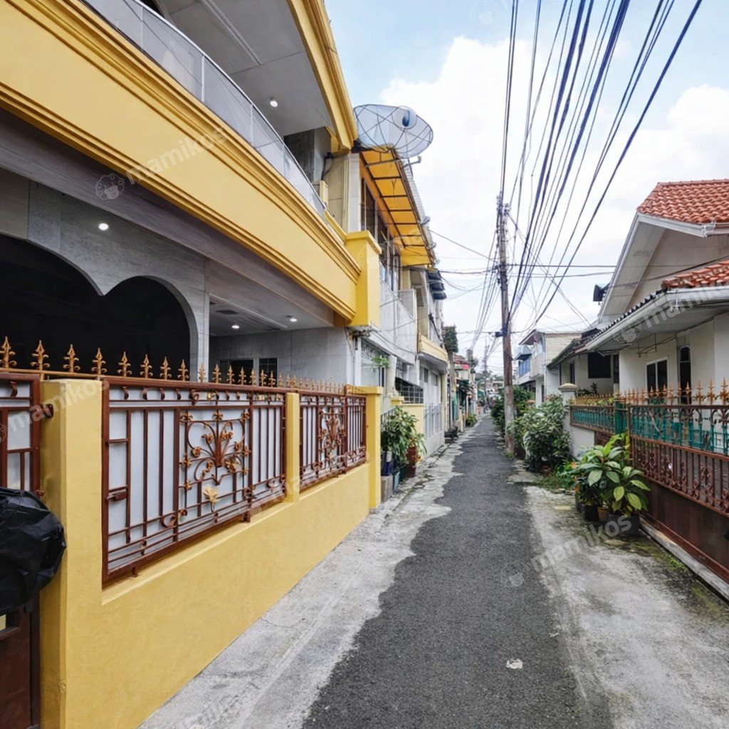Rumah Sertifikat SHM 5 Kamar Tidur 2 Kamar Mandi Tanjung Duren Jakarta Barat - Photo 4