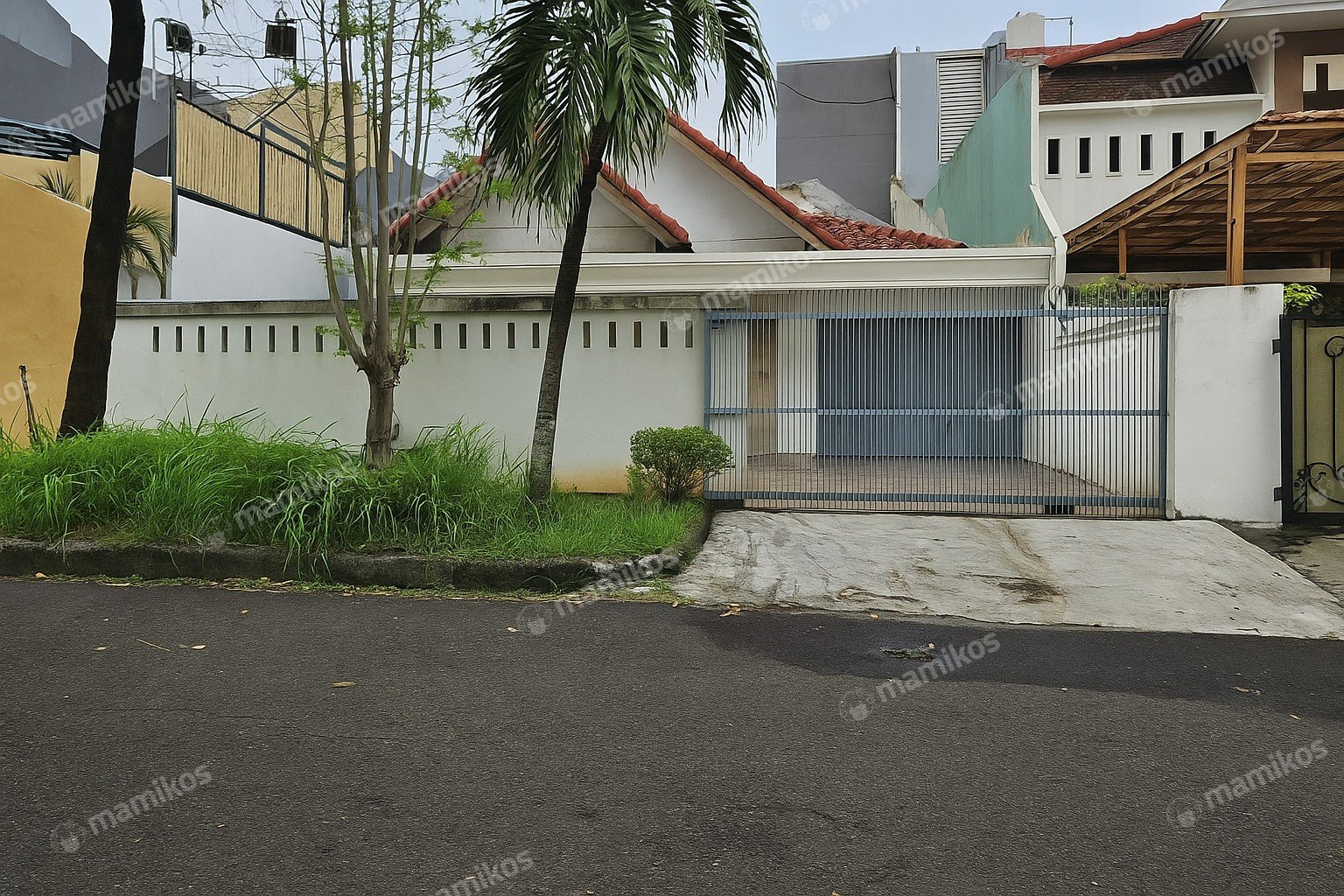 Rumah Sertifikat SHM 3 Kamar Tidur 1 Kamar Mandi Permata Buana Jakarta Barat