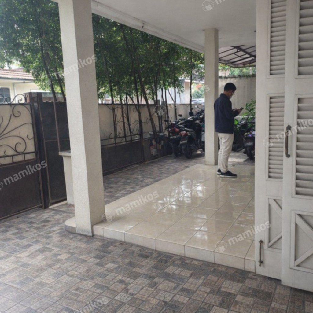 Rumah Sertifikat SHM 5 Kamar Tidur 3 Kamar Mandi Tebet Jakarta Selatan - Photo 4