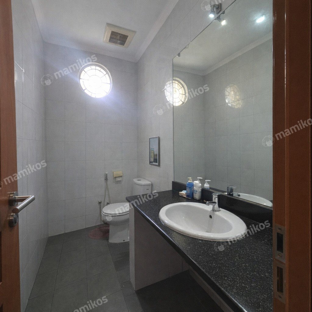 Rumah Sertifikat SHM 6 Kamar Tidur 5 Kamar Mandi Kayu Putih Jakarta Timur - Photo 4