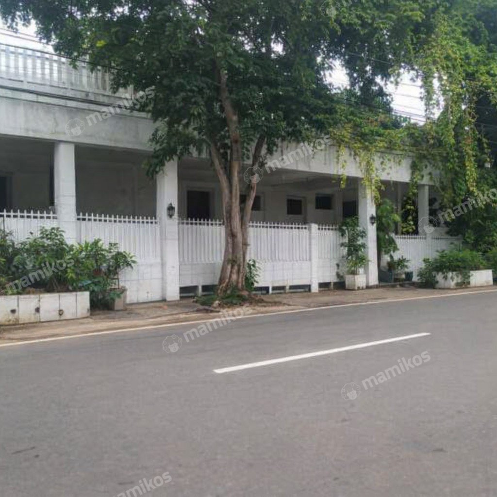 Rumah Sertifikat SHM 3 Kamar Tidur 1 Kamar Mandi Gudang Peluru Jakarta Selatan - Photo 4
