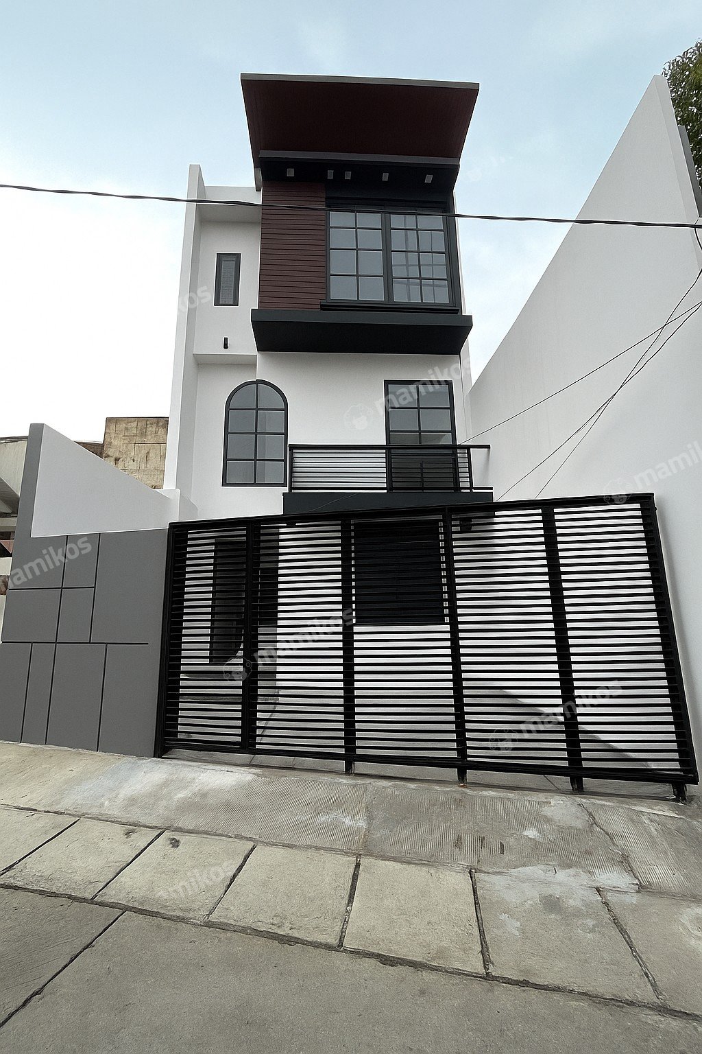 Rumah Sertifikat SHM 4 Kamar Tidur 4 Kamar Mandi Jatinegara Jakarta Timur - Photo 2