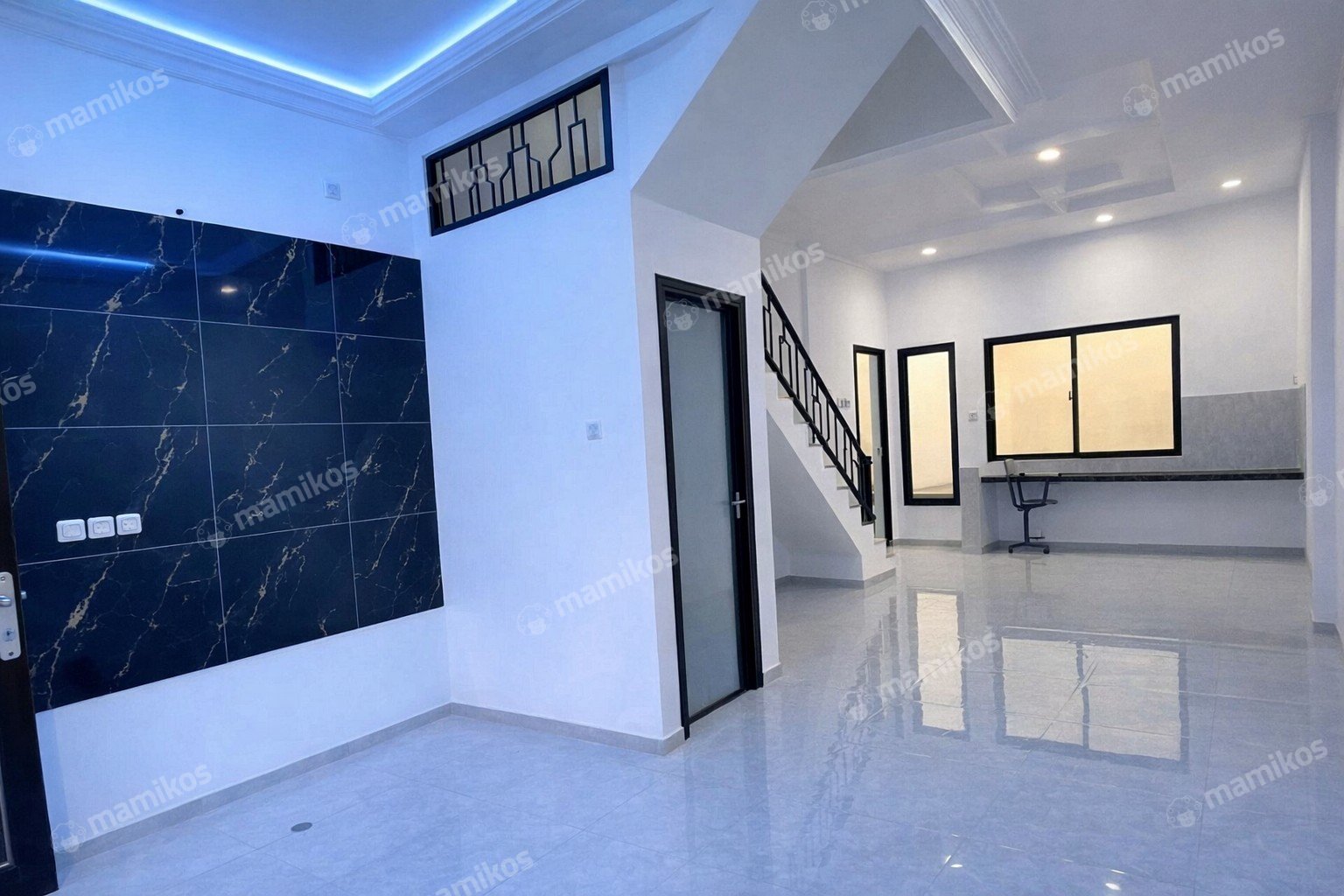 Rumah Sertifikat SHM 5 Kamar Tidur 4 Kamar Mandi Tanjung Duren Jakarta Barat - Photo 4