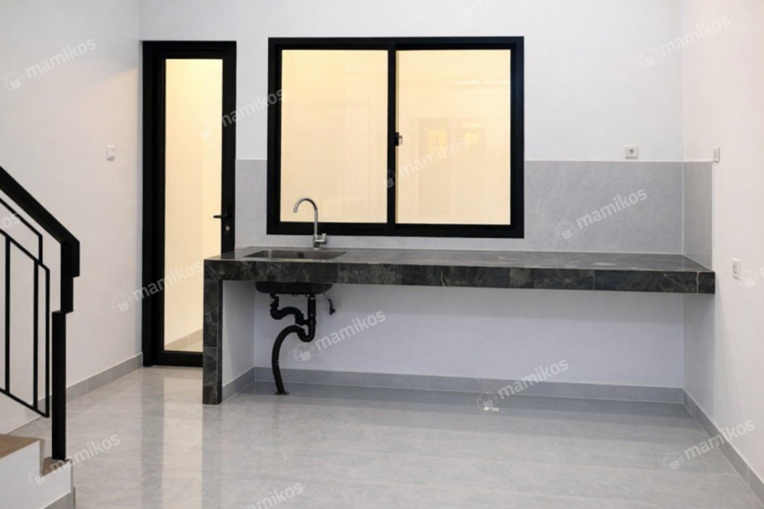 Rumah Sertifikat SHM 5 Kamar Tidur 4 Kamar Mandi Tanjung Duren Jakarta Barat - Photo 5