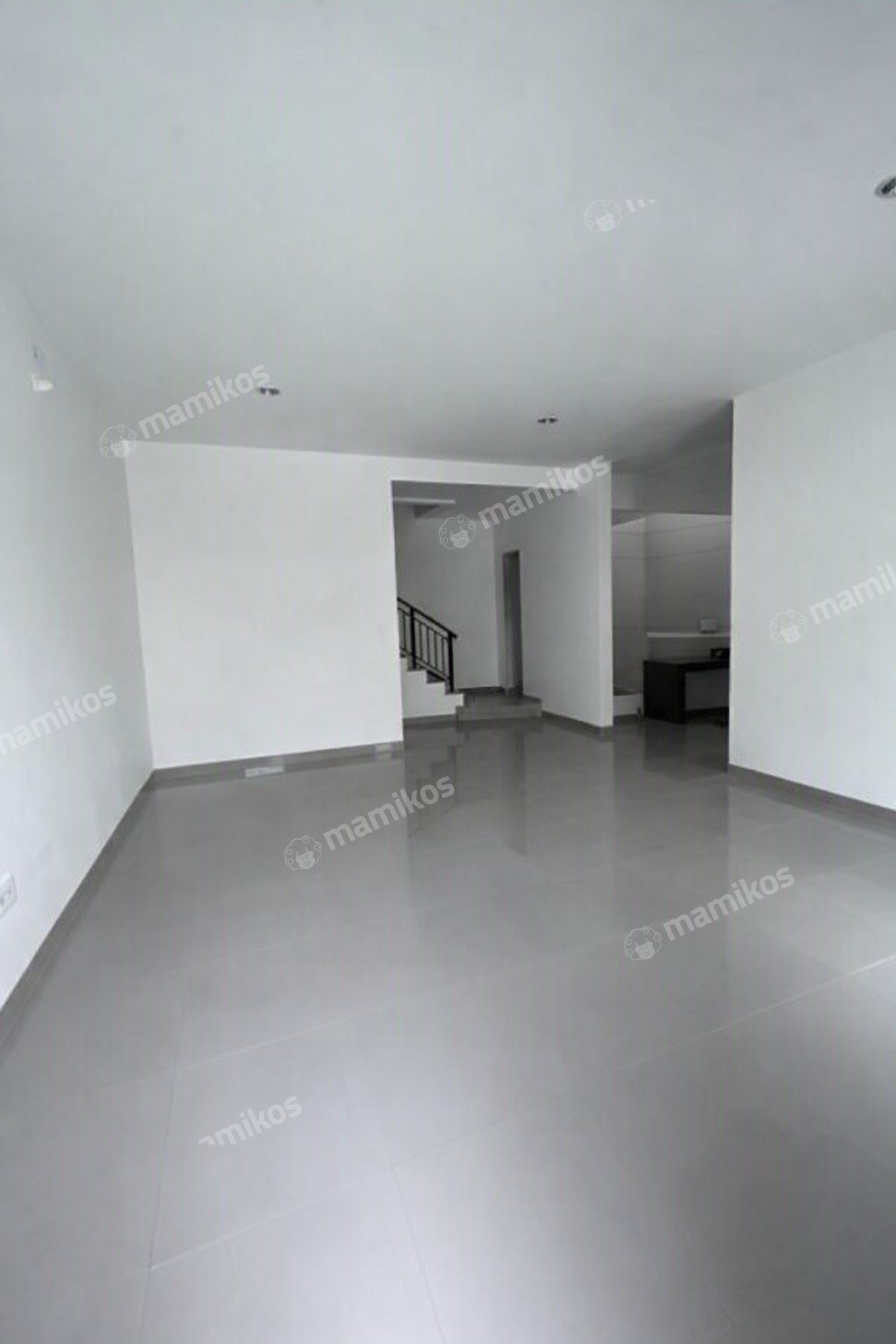 Rumah Sertifikat SHM 3 Kamar Tidur 3 Kamar Mandi Pantai Indah Kapuk 2 Jakarta Utara - Photo 2