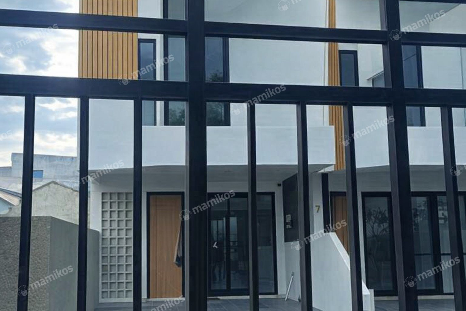 Rumah Sertifikat SHM 3 Kamar Tidur 3 Kamar Mandi Cirendeu Jakarta Selatan