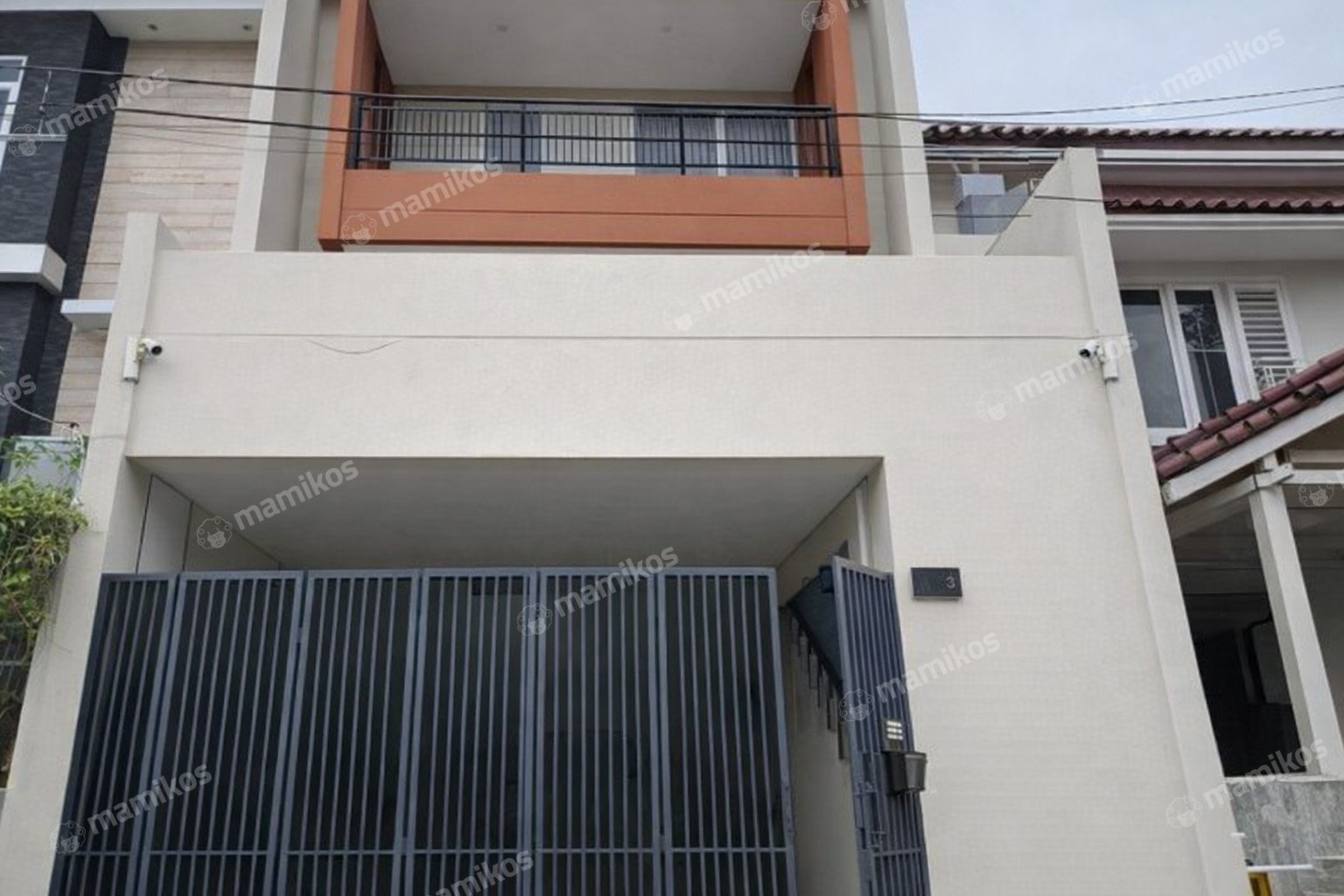 Rumah Sertifikat SHM 4 Kamar Tidur 4 Kamar Mandi Pulomas Jakarta Timur