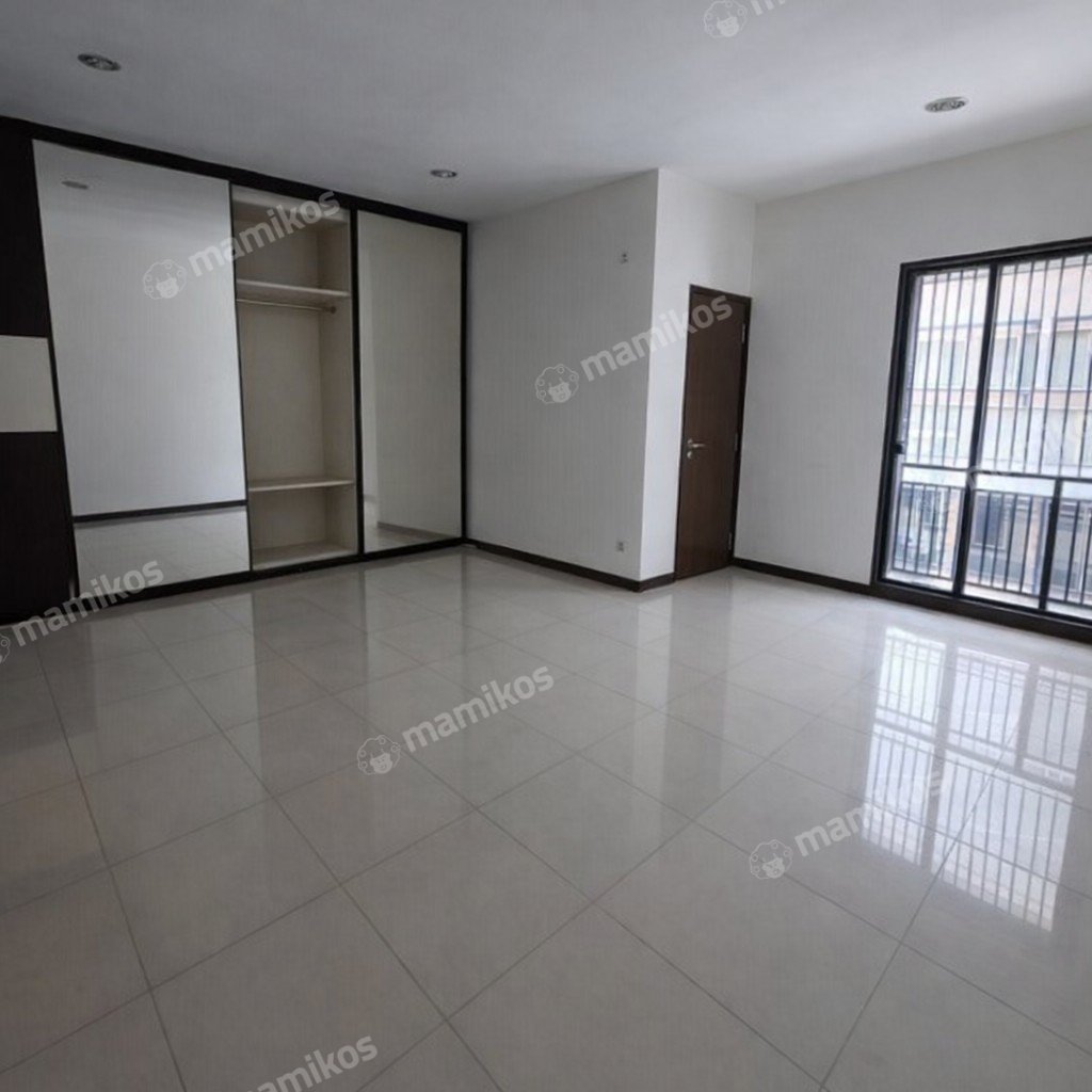 Rumah Sertifikat SHM 3 Kamar Tidur 3 Kamar Mandi Green Ville Jakarta Barat - Photo 5