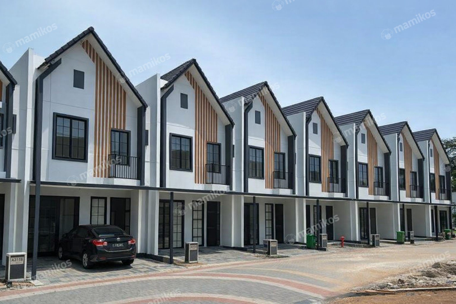 Rumah 3 Kamar Tidur 2 Kamar Mandi 1 Lantai Bambu Apus Jakarta Timur