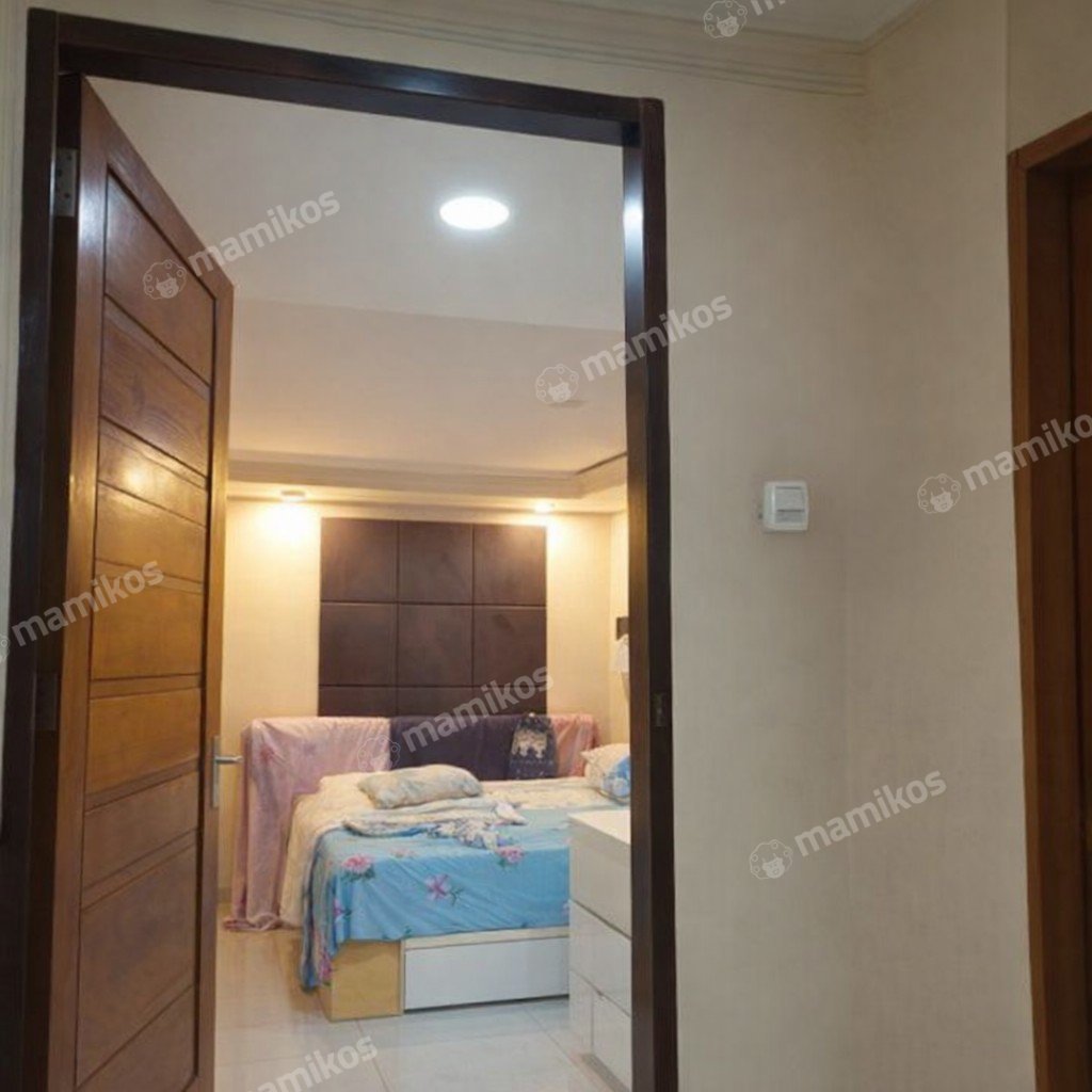 Rumah Sertifikat SHM 3 Kamar Tidur 3 Kamar Mandi Tanjung Duren Jakarta Barat - Photo 2