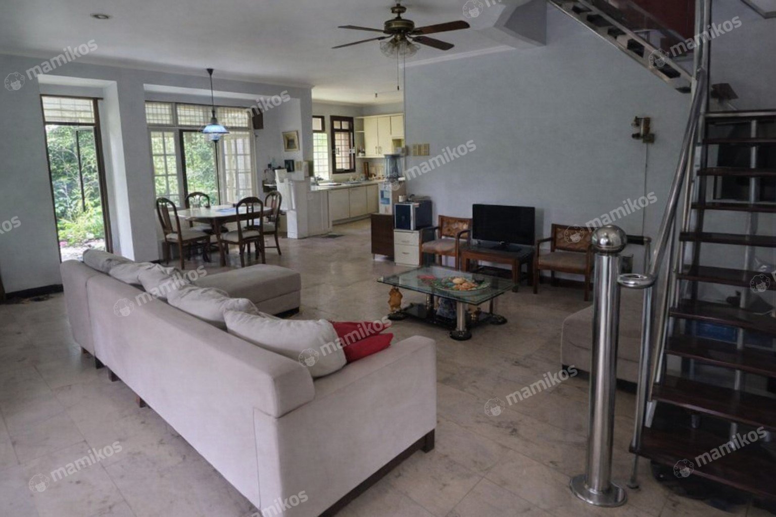 Rumah Sertifikat SHM 5 Kamar Tidur 4 Kamar Mandi Cinere Jakarta Selatan
