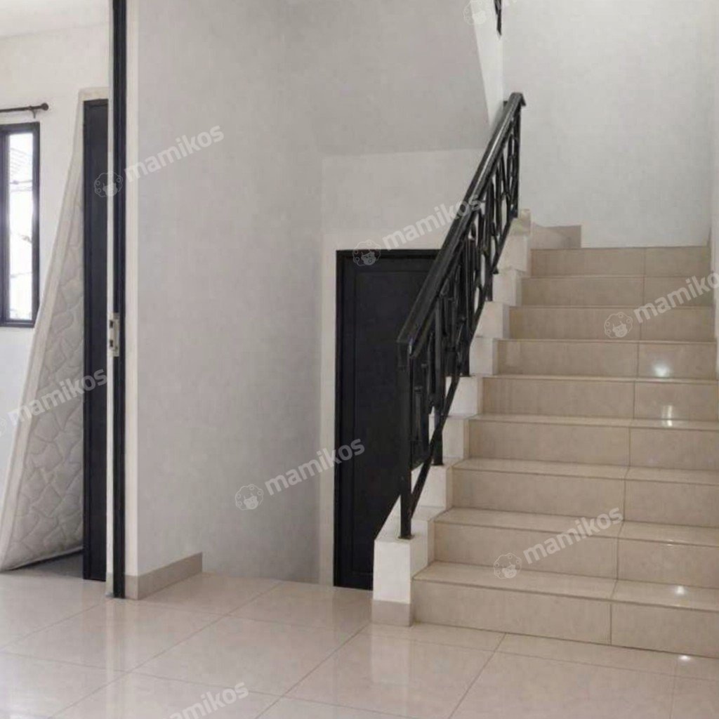 Rumah Sertifikat SHM 5 Kamar Tidur 5 Kamar Mandi Cibubur Jakarta Timur - Photo 4