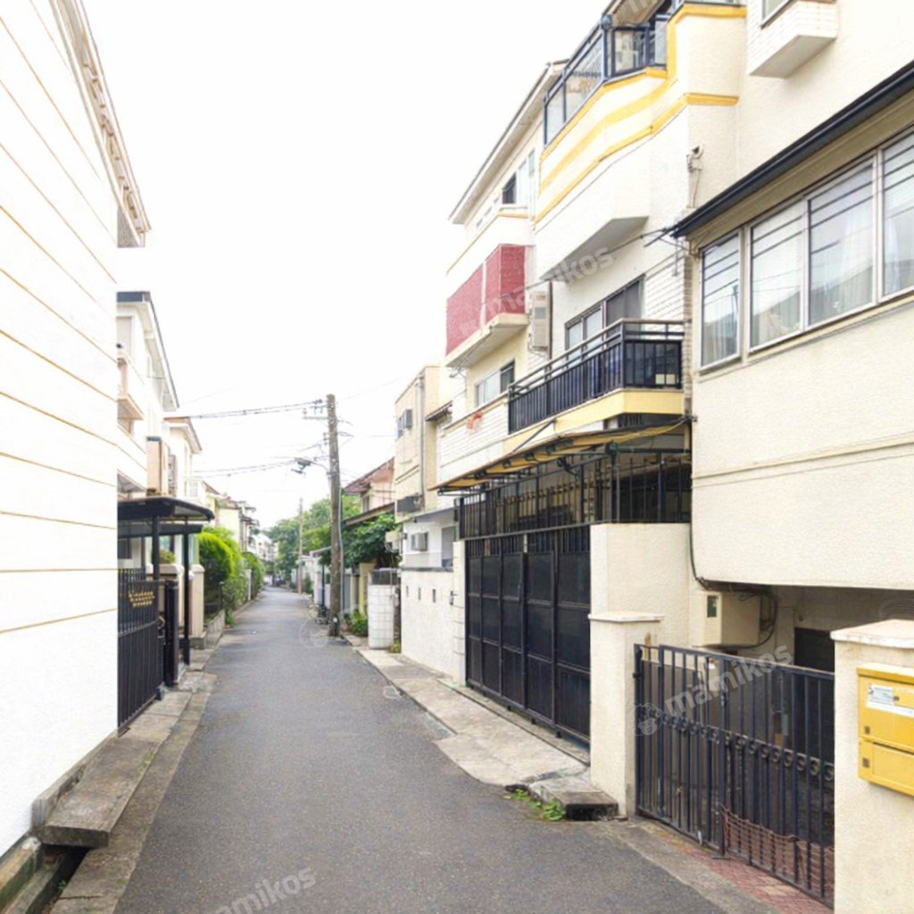 Rumah Sertifikat SHM 3 Kamar Tidur 3 Kamar Mandi Tomang Jakarta Barat - Photo 3