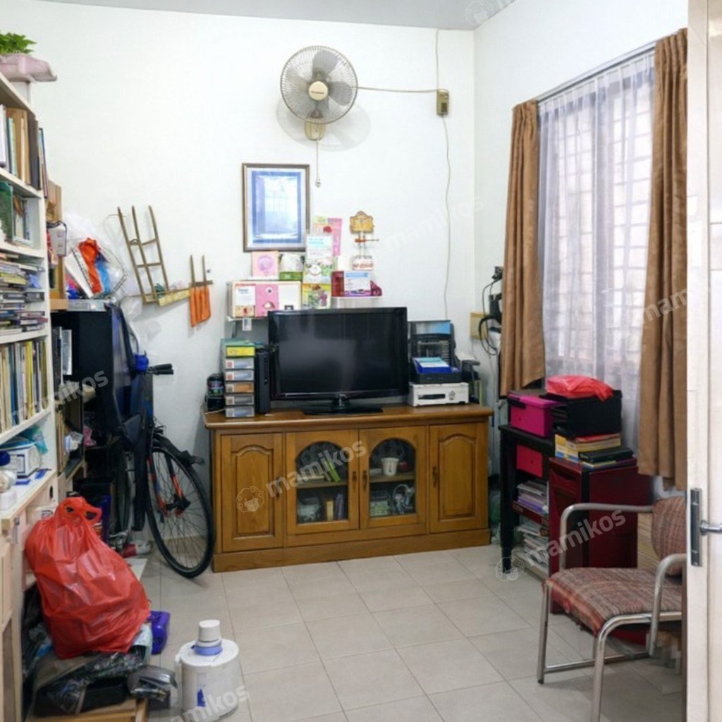 Rumah Sertifikat SHM 3 Kamar Tidur 3 Kamar Mandi Tomang Jakarta Barat - Photo 4