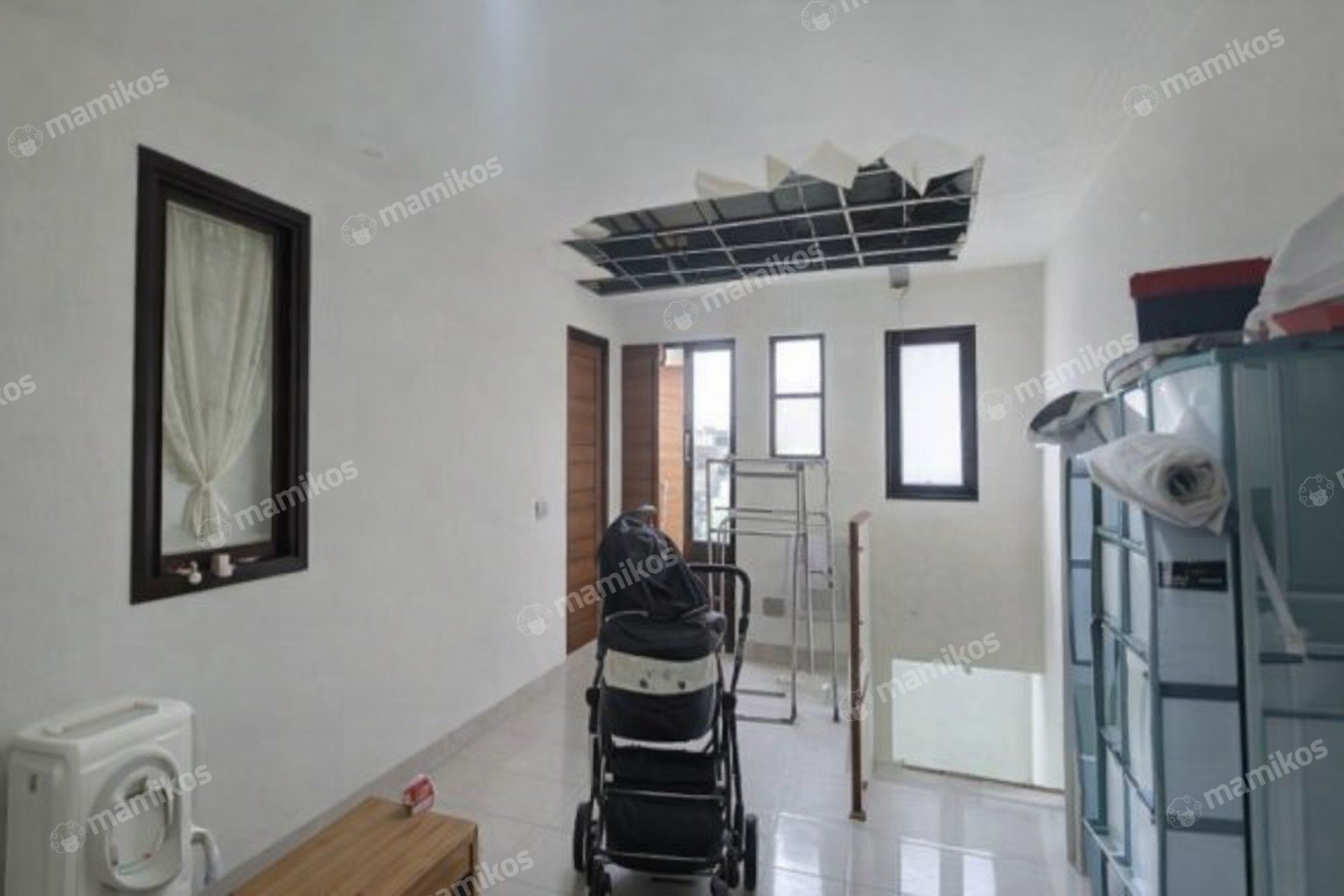 Rumah Sertifikat SHM 3 Kamar Tidur 2 Kamar Mandi Kebon Jeruk Jakarta Barat - Photo 3
